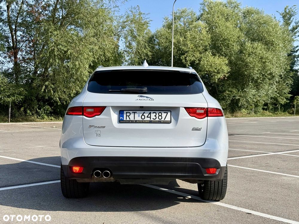 Jaguar F-Pace - 5