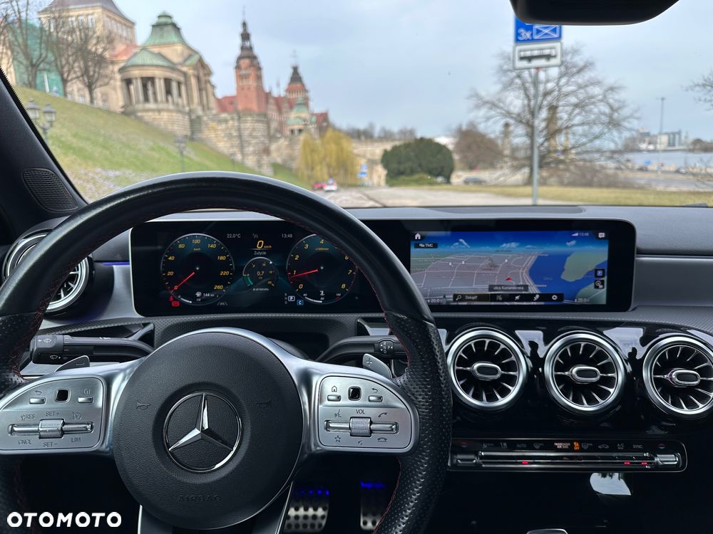 Mercedes-Benz Klasa A 180 7G-DCT Lim AMG Line Advanced Plus - 21