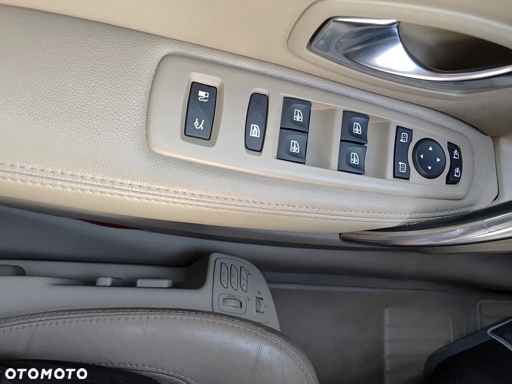 Renault Latitude - 18