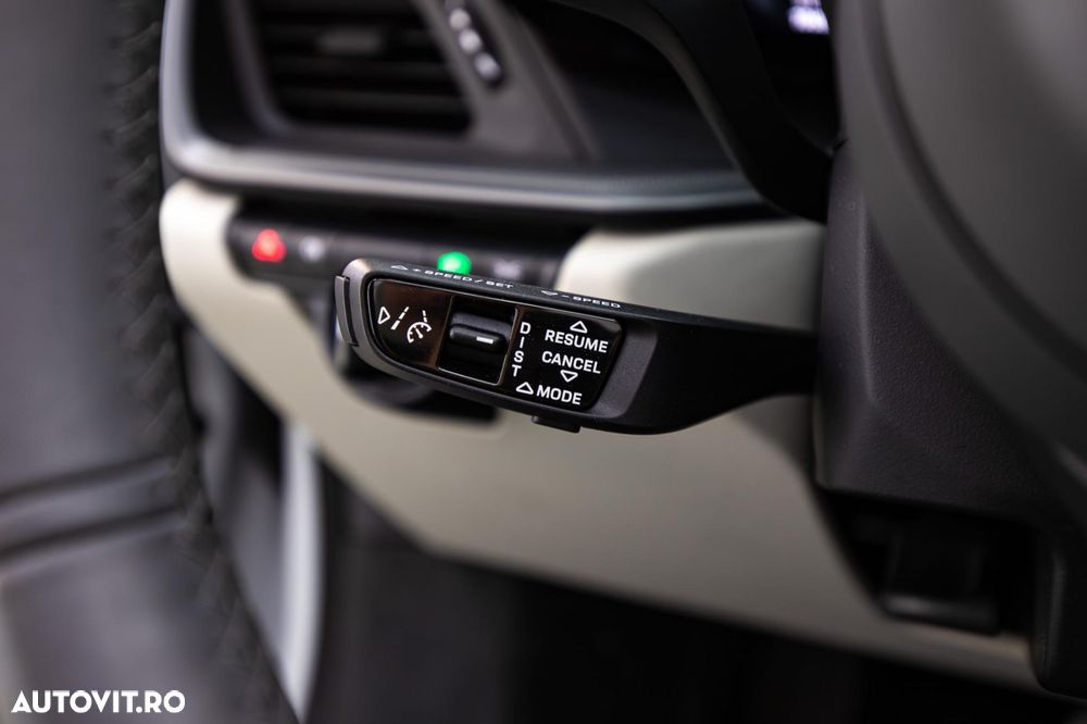 Porsche 911 Carrera 4S PDK - 25