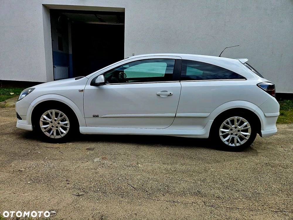 Opel Astra GTC 1.6 Innovation - 4