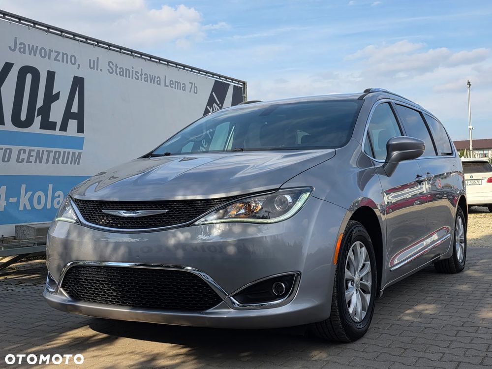 Chrysler Pacifica - 9