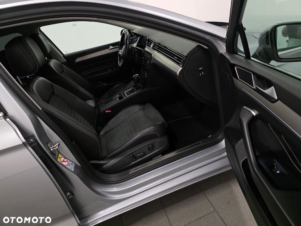 Volkswagen Passat - 31