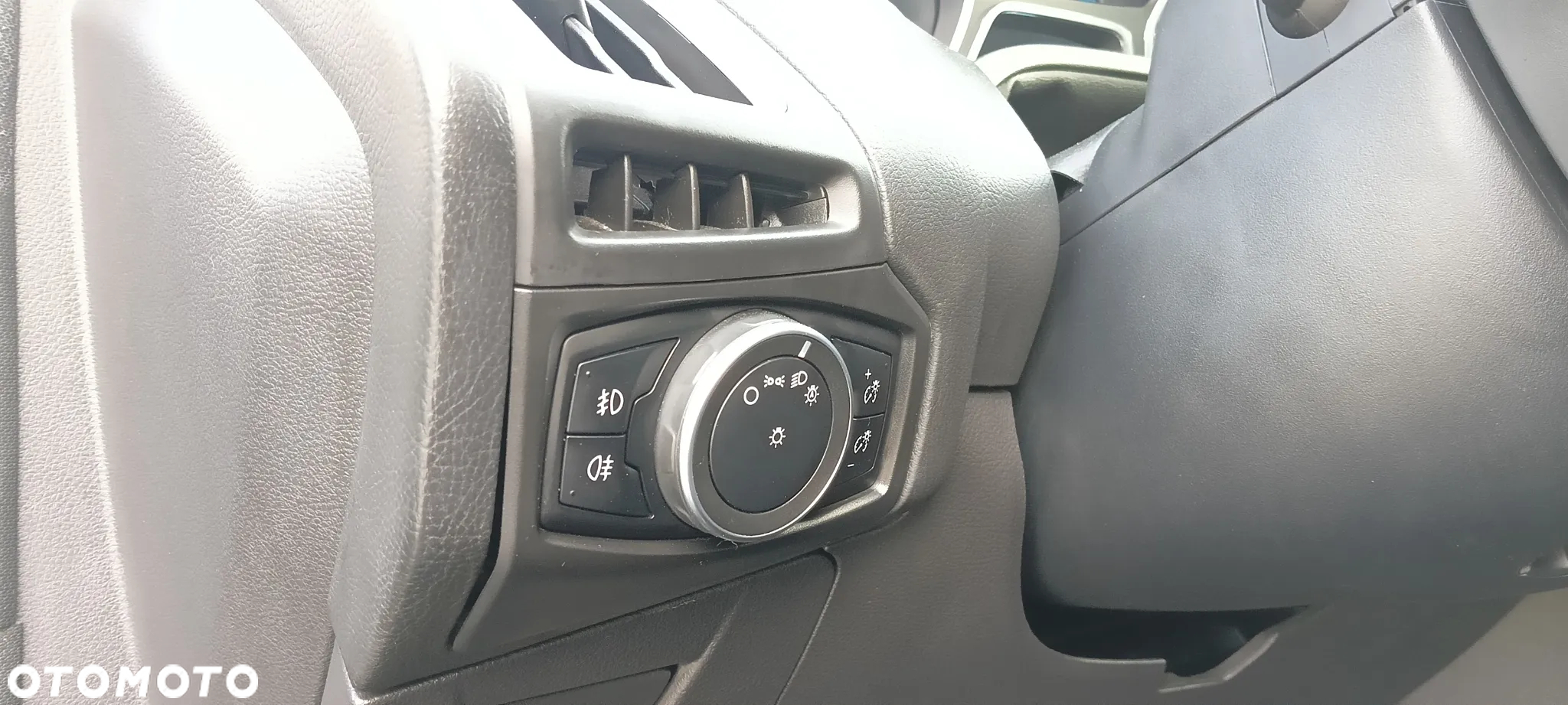 Ford Focus Turnier 1.5 EcoBoost Start-Stopp-System Titanium - 28