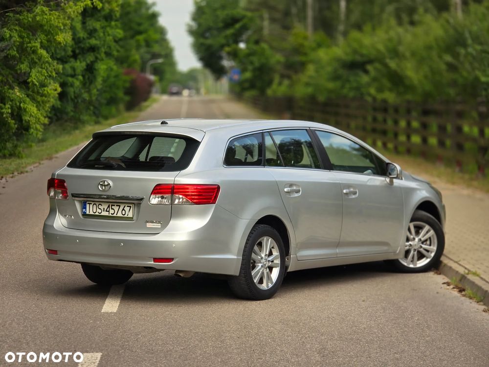 Toyota Avensis 2.0 D-4D Premium - 5