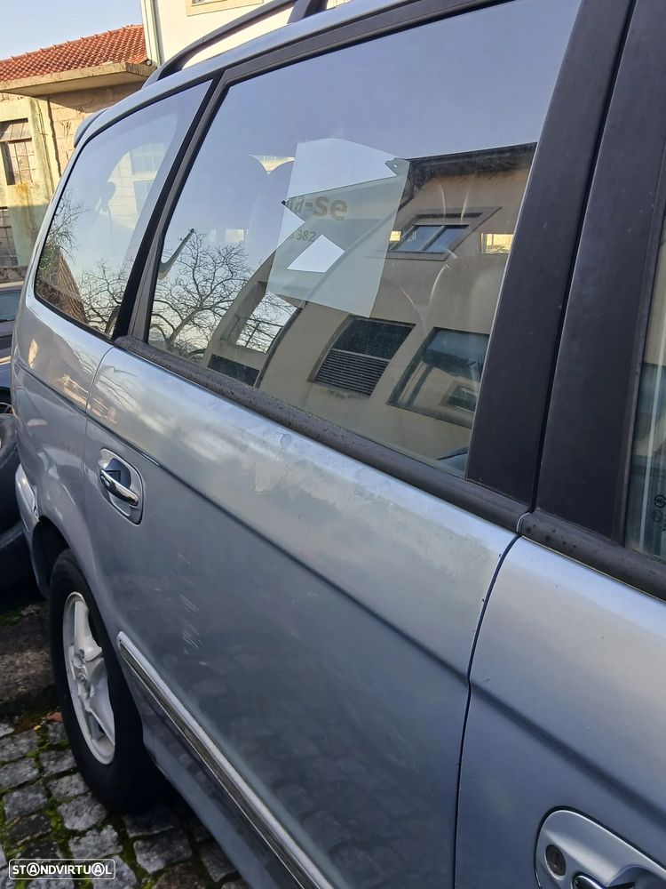 Hyundai Trajet 2.7 - 4