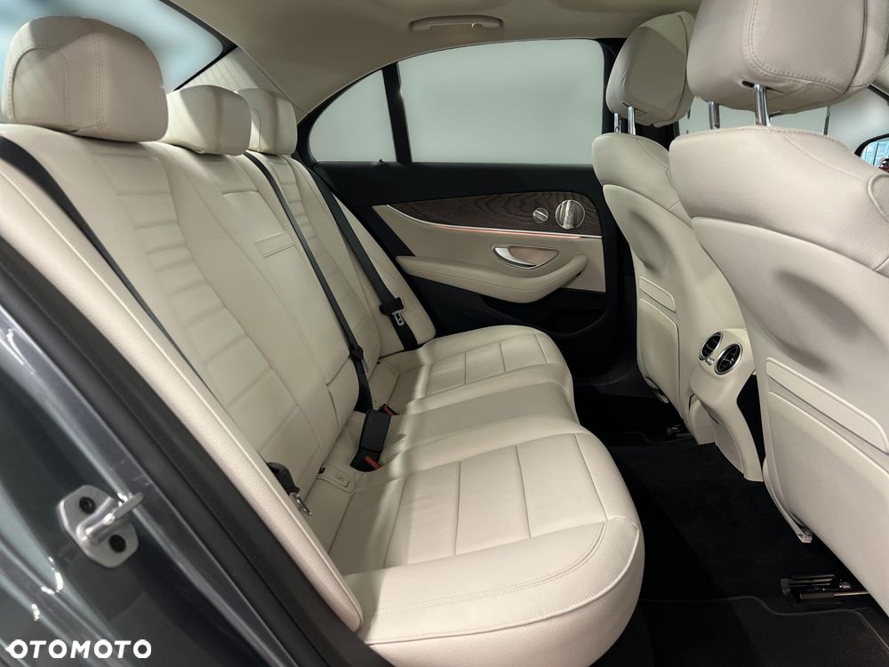 Mercedes-Benz Klasa E - 12