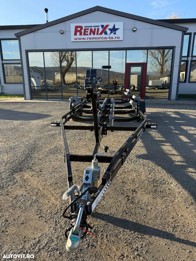 Lorries Peridoc/Remorca transport barca 7-7.8m 2500kg - 3