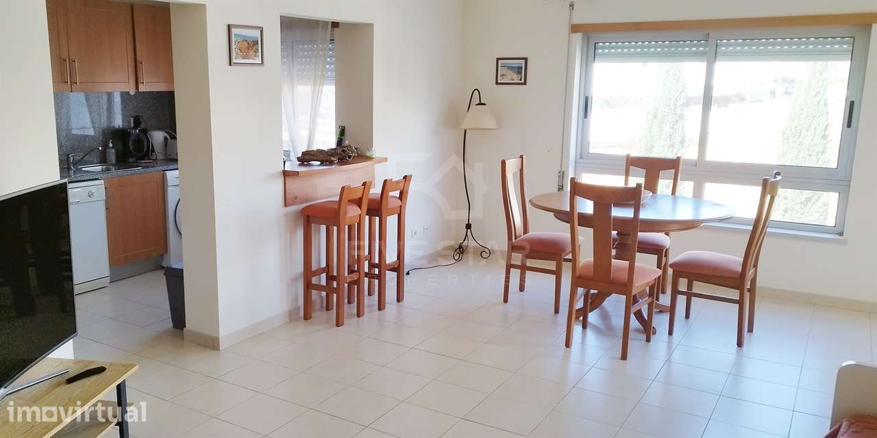 Apartamento T1 - Praia da Rocha - Varanda e estacionamento - Condomíni - Grande imagem: 4/23