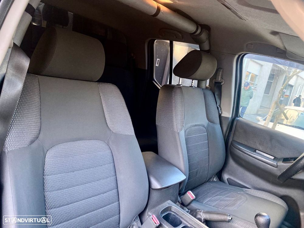 Nissan Navara 2.5 dCi CD LE 4WD - 28