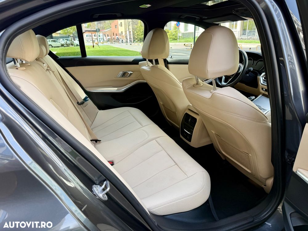 BMW Seria 3 330i Aut. Advantage - 9