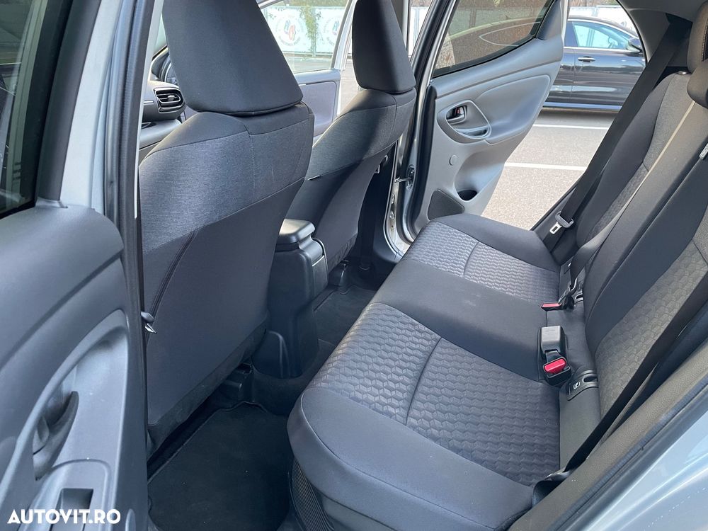 Toyota Yaris 1.5 VVT-i HSD Dynamic - 11
