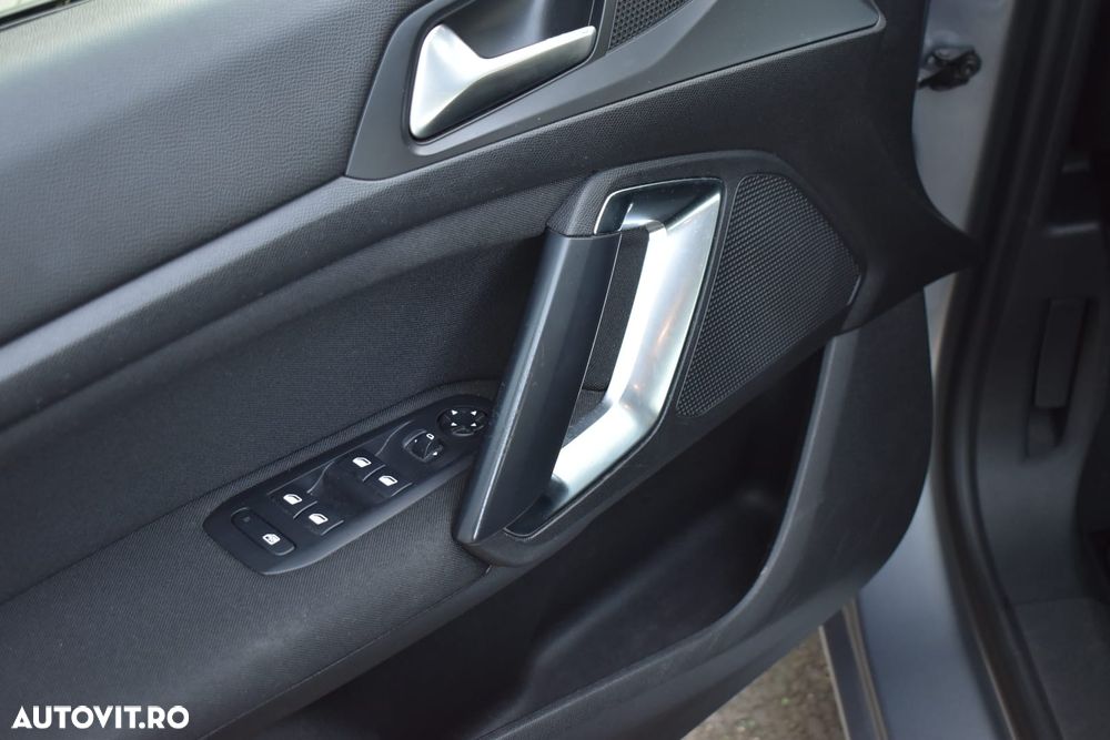 Peugeot 308 - 13