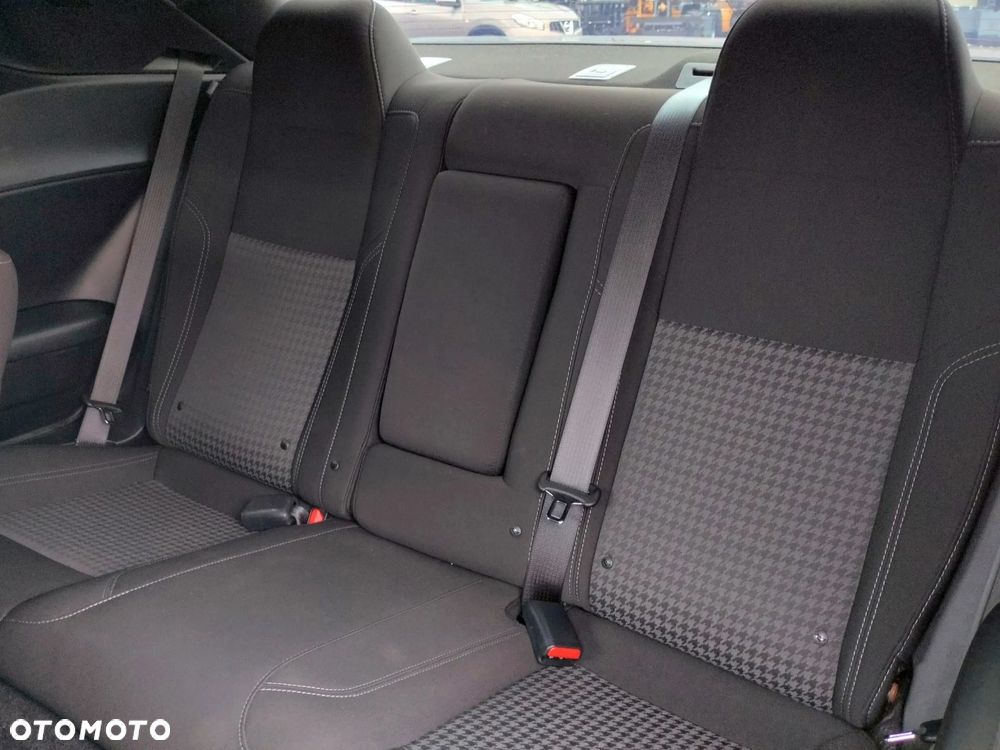 Dodge Challenger - 8