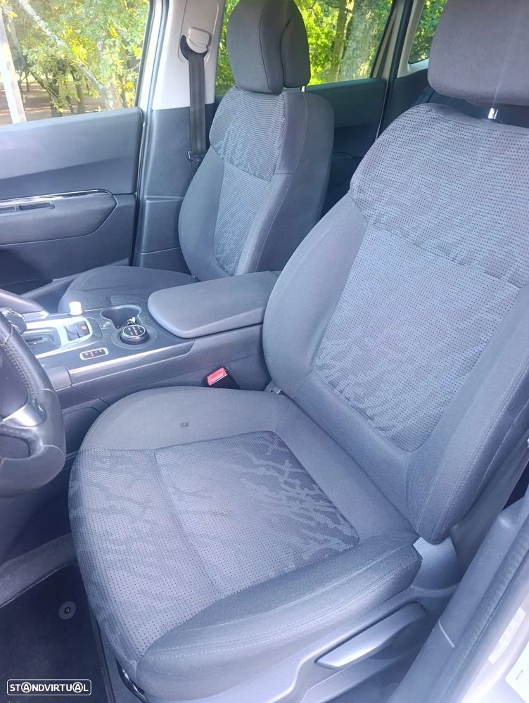 Peugeot 3008 2.0 HDi Hybrid4 - 12