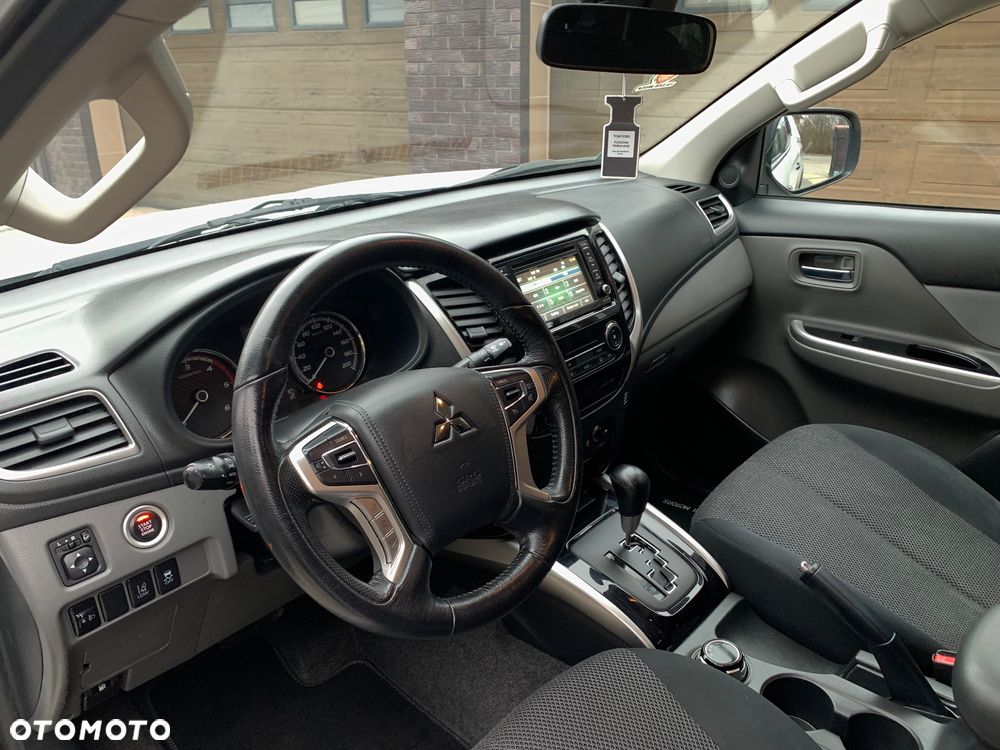 Mitsubishi L200 2.4 d DC Instyle Premiere Edition - 36