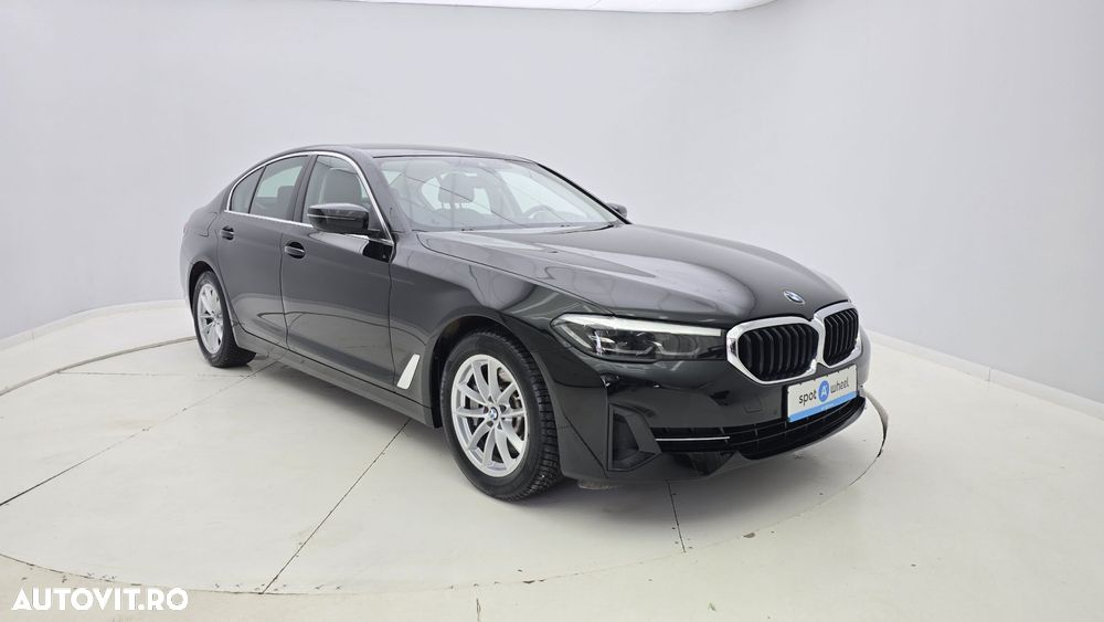 BMW Seria 5 530i xDrive AT MHEV - 4