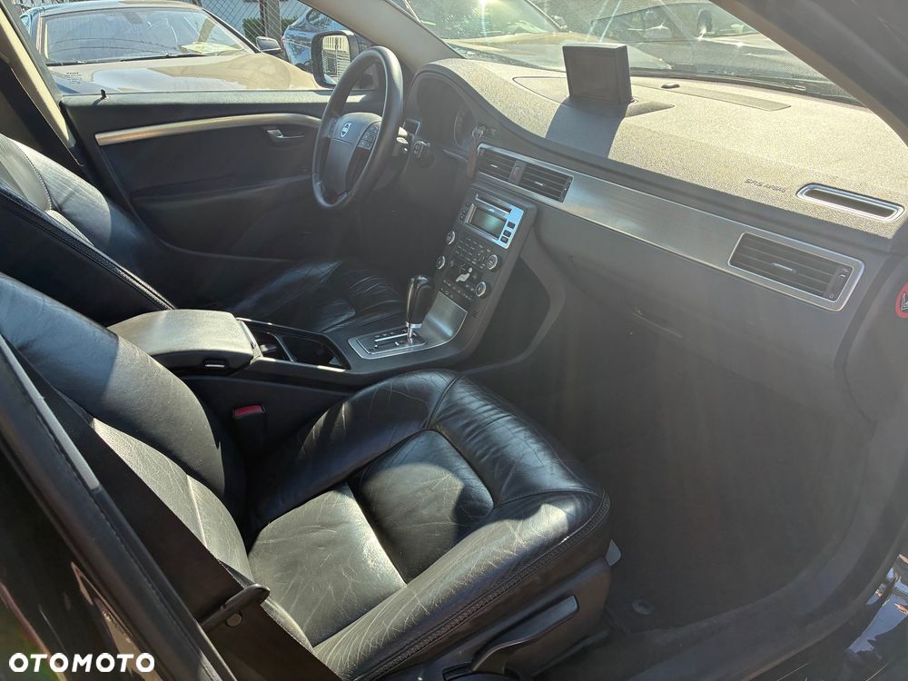 Volvo XC 70 D5 AWD Momentum - 9