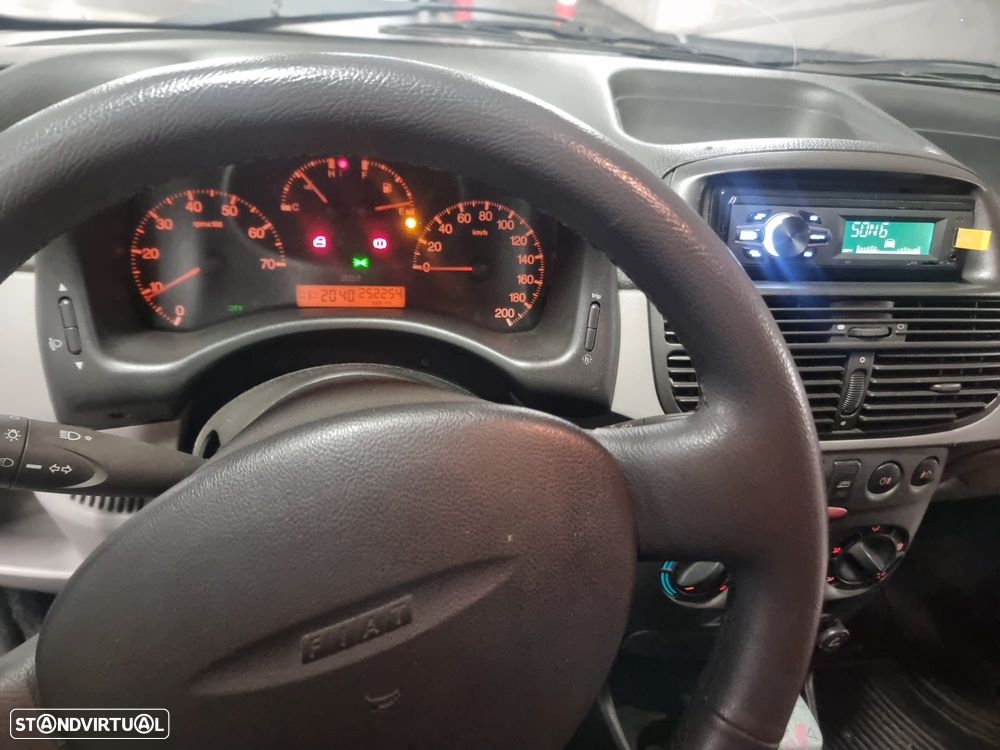 Fiat Punto 1.9 JTD 85 Emotion - 11