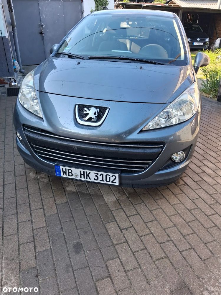Peugeot 207 - 1