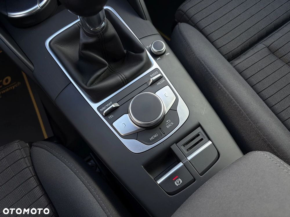 Audi A3 Sportback 2.0 TDI Ambiente - 29