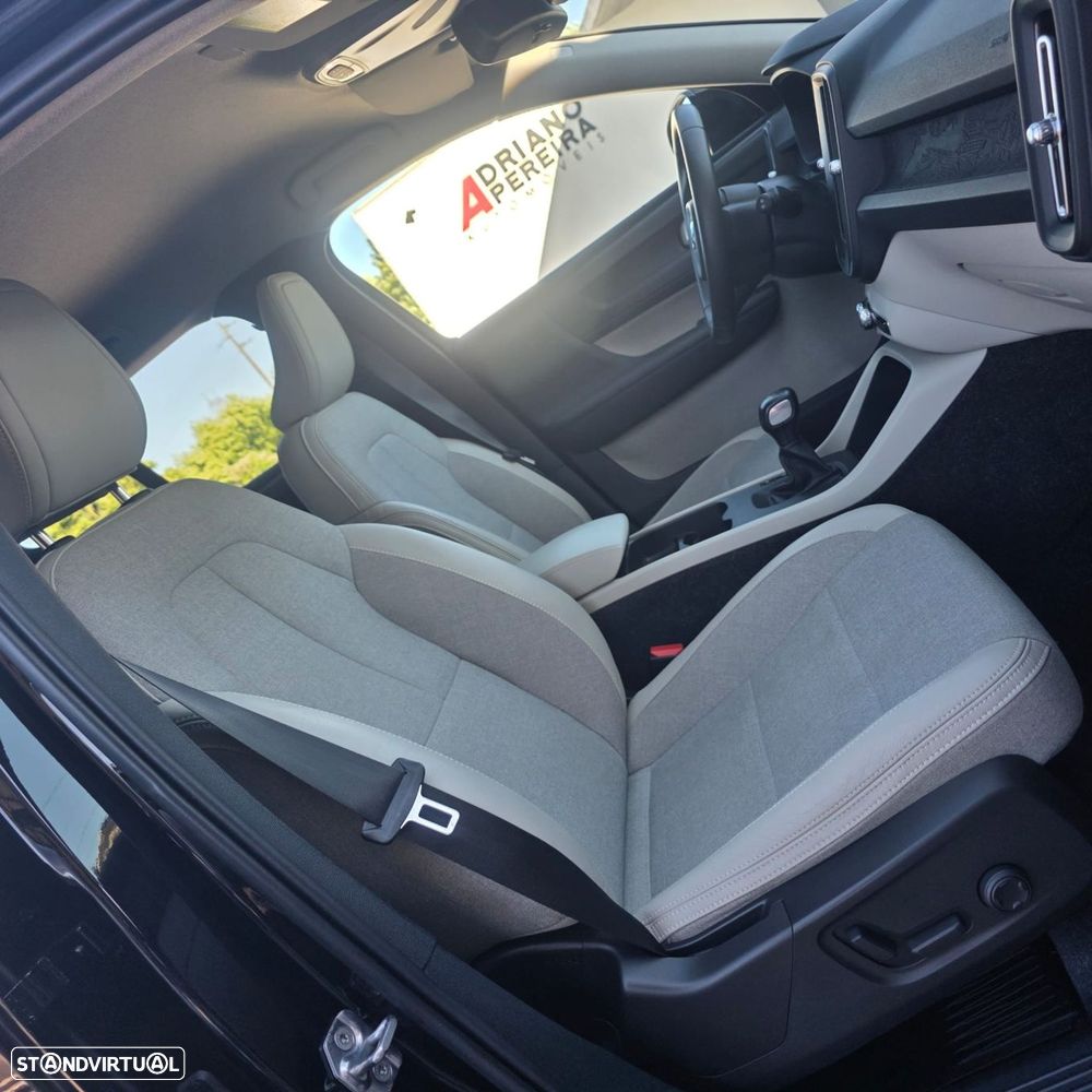 Volvo XC 40 1.5 T3 Momentum - 28
