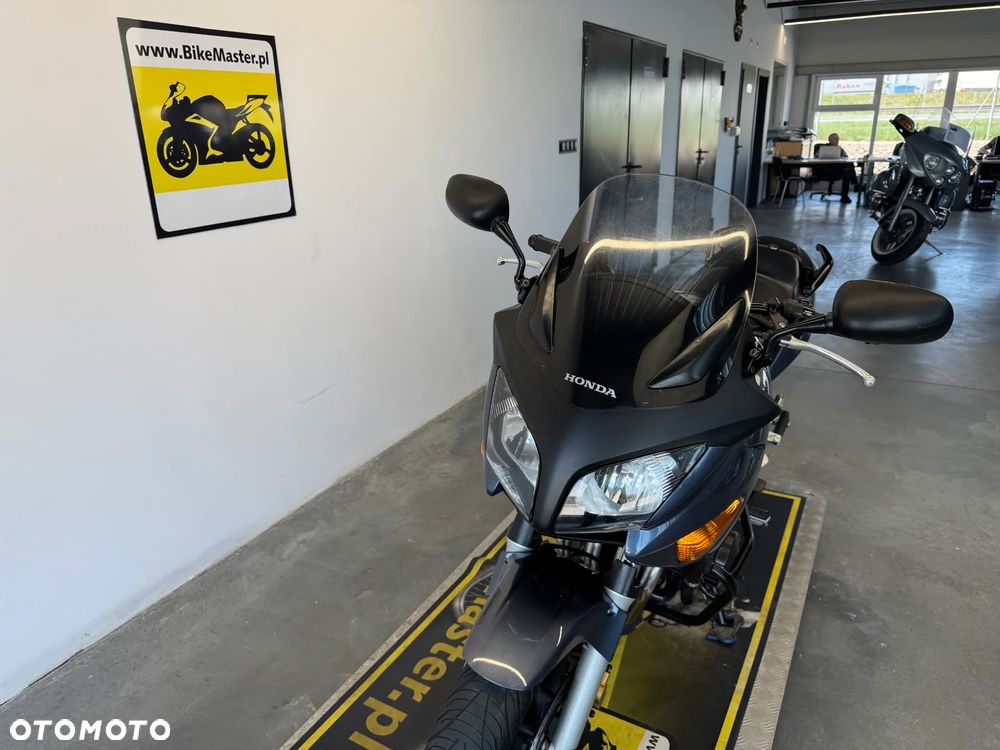 Honda CBF - 32