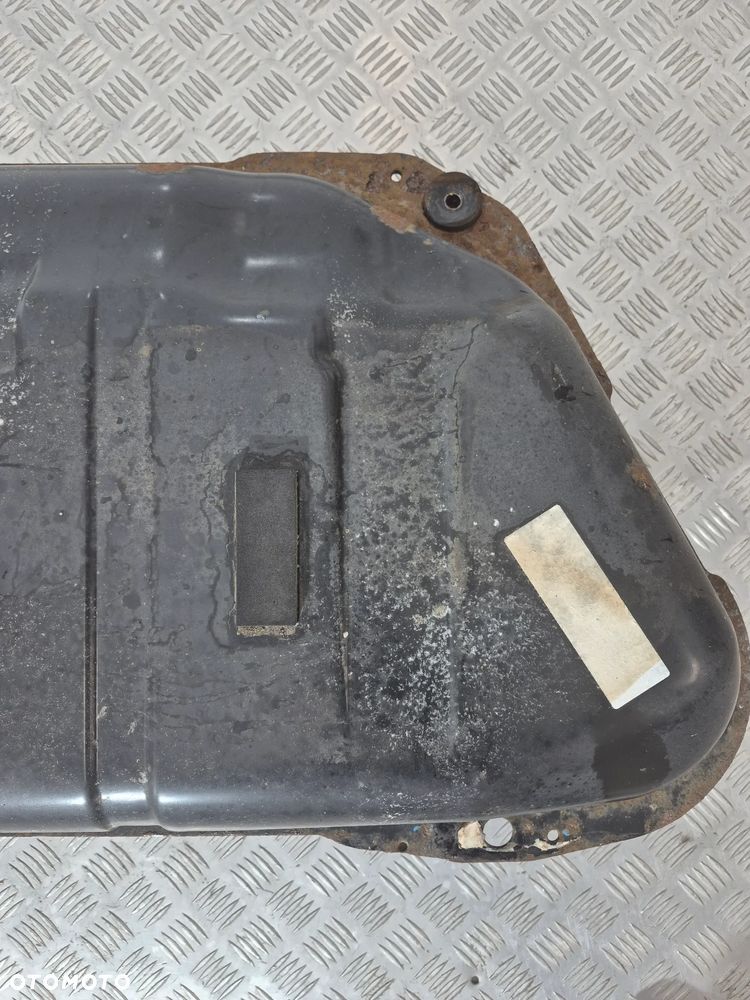 Volkswagen Fox Zbiornik Paliwa - 2