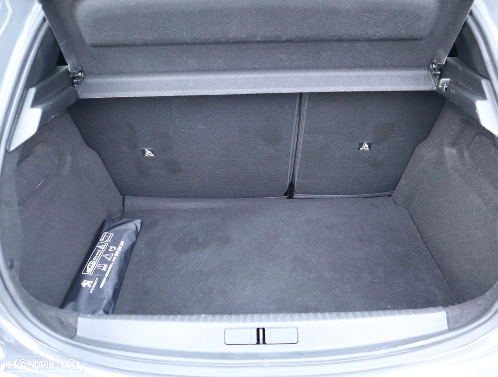 Peugeot 208 1.2 PureTech Active - 45