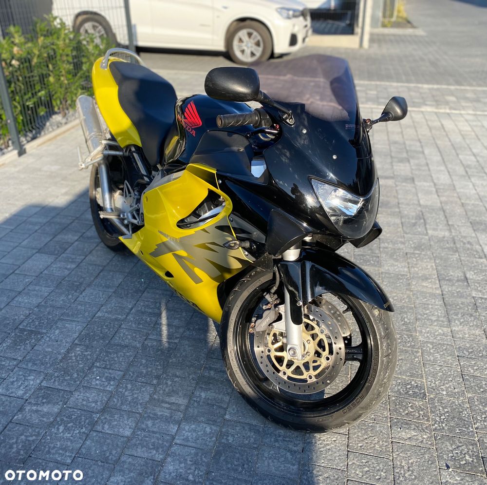 Honda CBR - 1