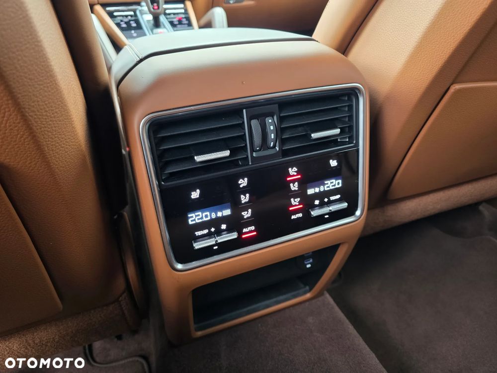 Porsche Cayenne E-Hybrid Platinum Edition - 26