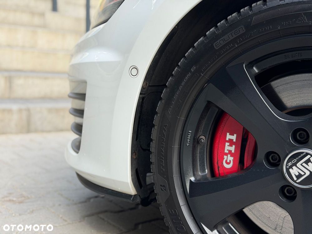 Volkswagen Golf GTI Performance BlueMotion Technology DSG - 18