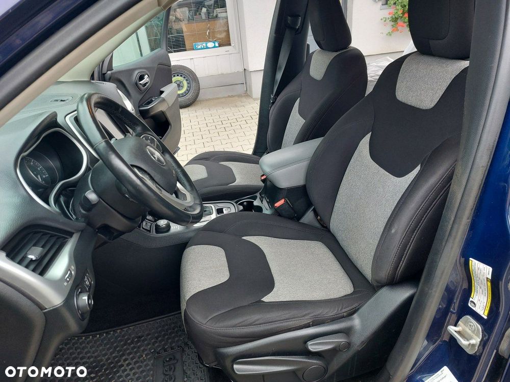 Jeep Cherokee - 11