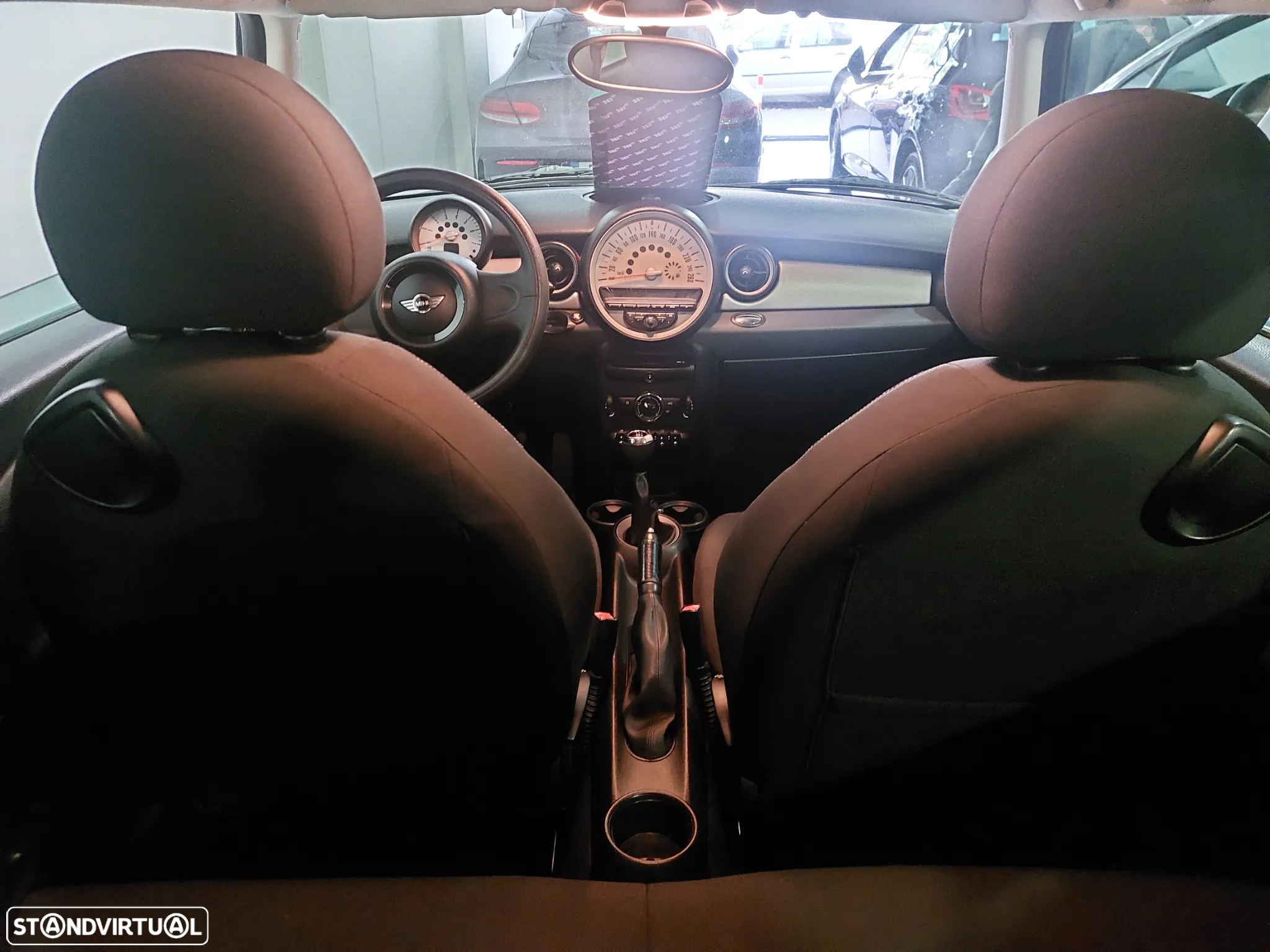 MINI 3 Portas One D - 14