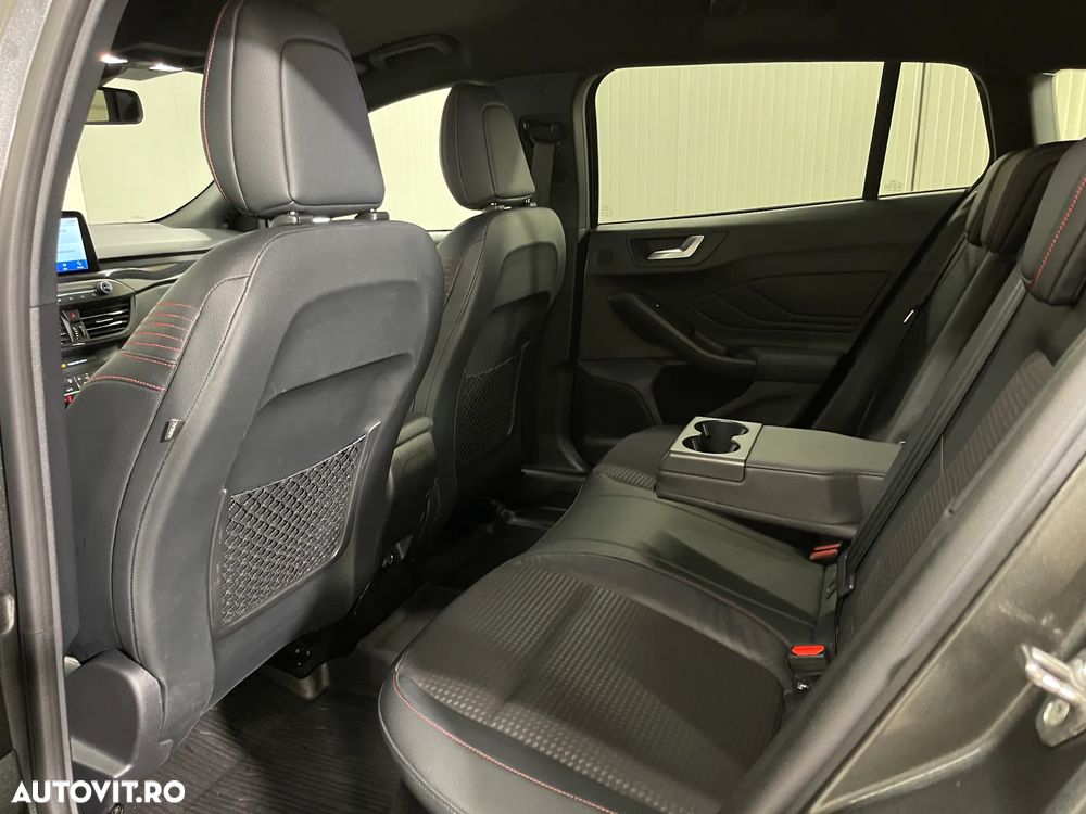 Ford Focus 2.0 EcoBlue ST-Line - 11