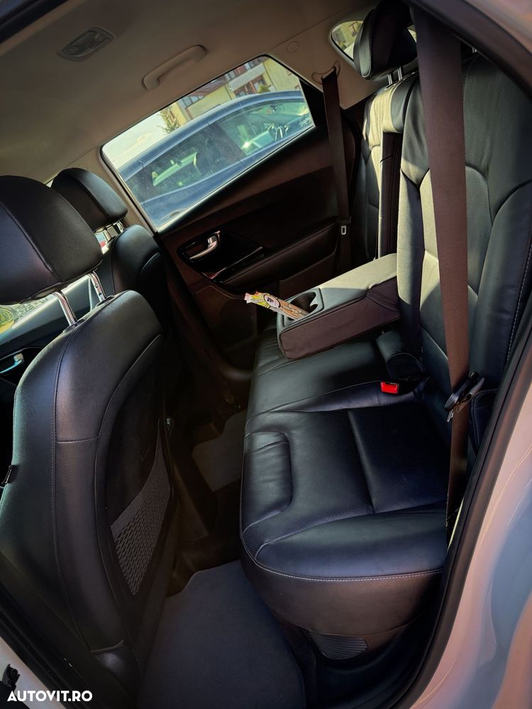 Kia Niro 1.6 GDI 2WD Aut. Edition 7 - 8