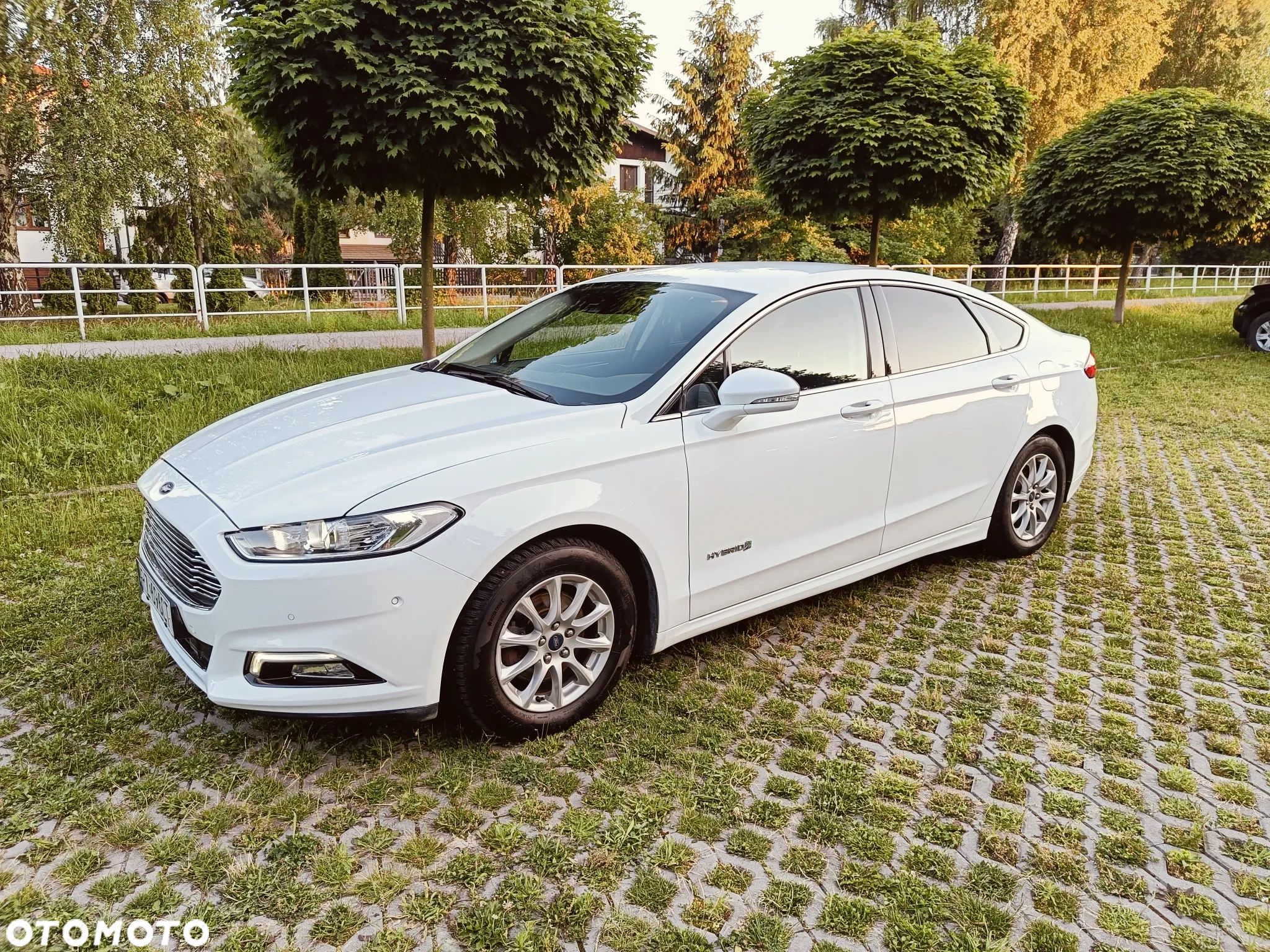Ford Mondeo 2.0 Hybrid Titanium - 1