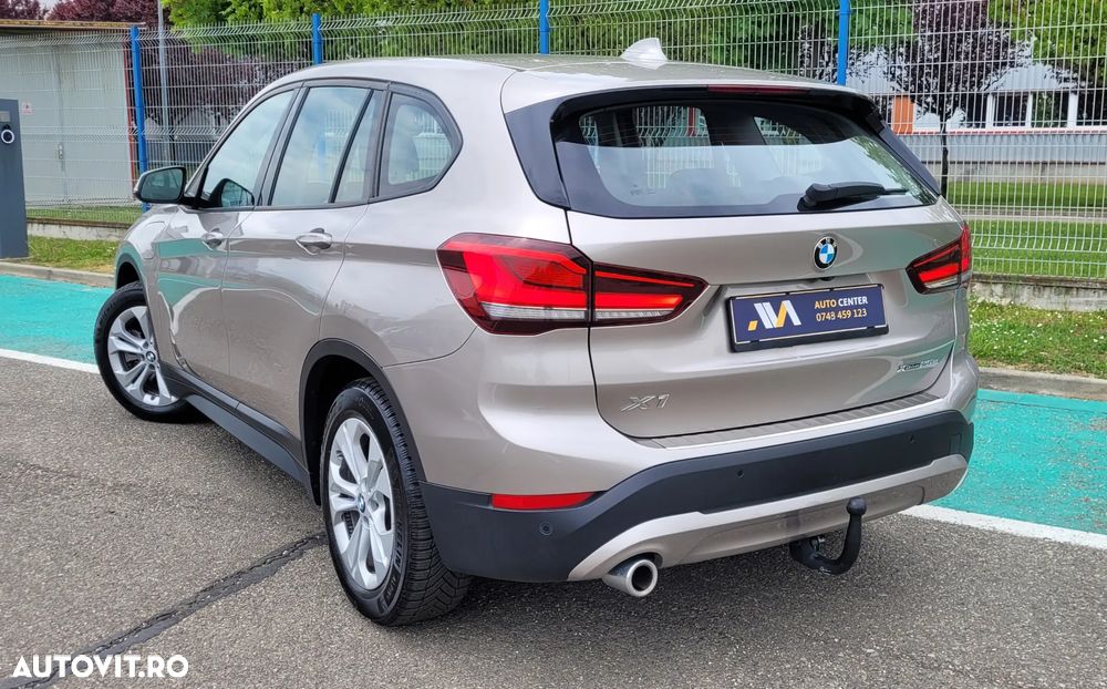 BMW X1 xDrive25e Sport Line - 4