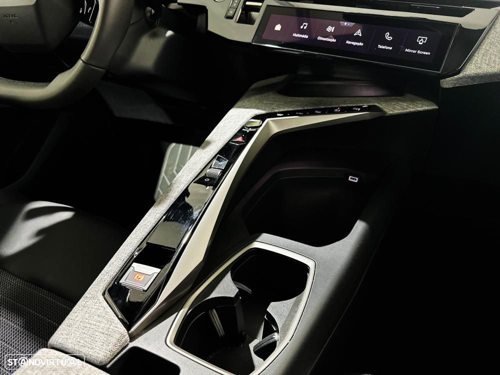 Peugeot 5008 1.2 Hybrid Allure Pack e-DCS6 - 28