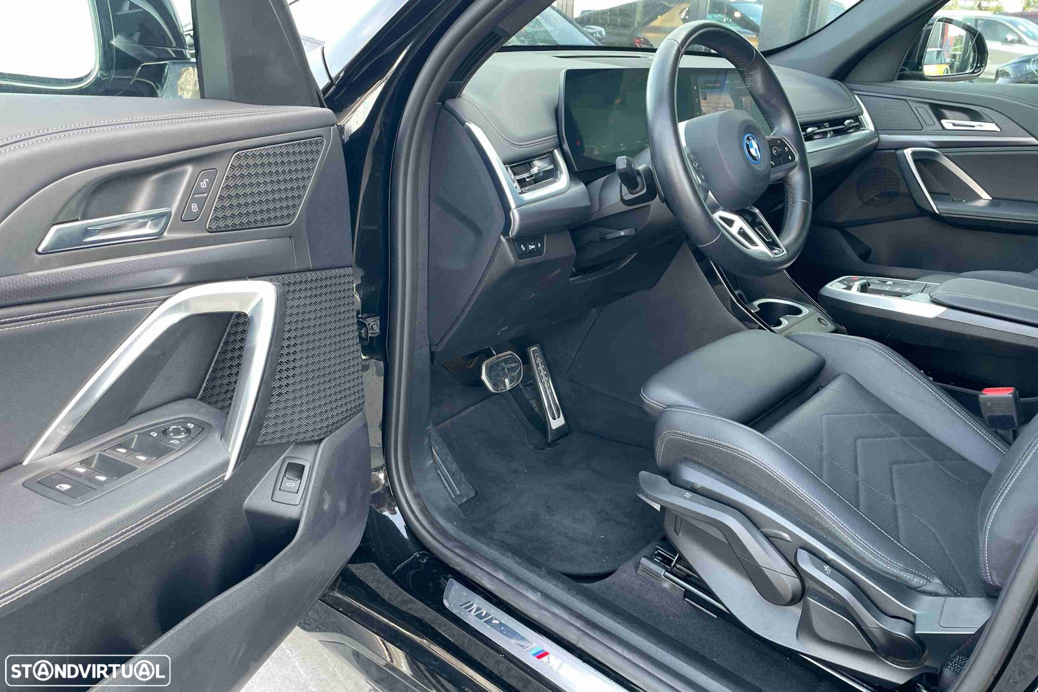 BMW iX1 - 8