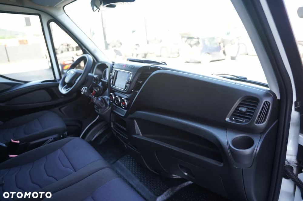 Iveco DAILY 35-160 / IZOTERMA / WINDA DHOLLANDIA / BLIŹNIAK / DMC: 3500 KG - 35