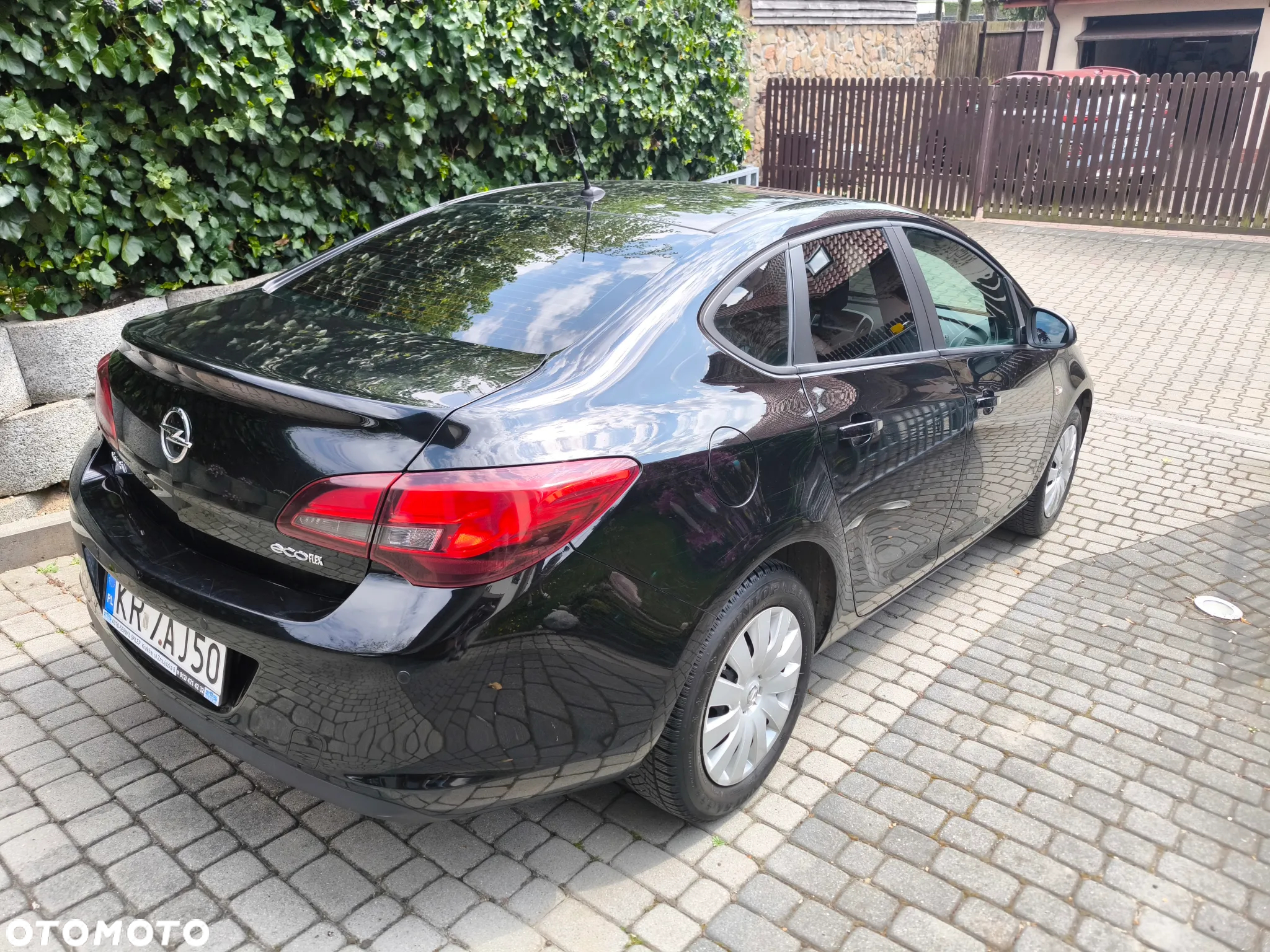 Opel Astra IV 1.4 T Business EU6 - 4