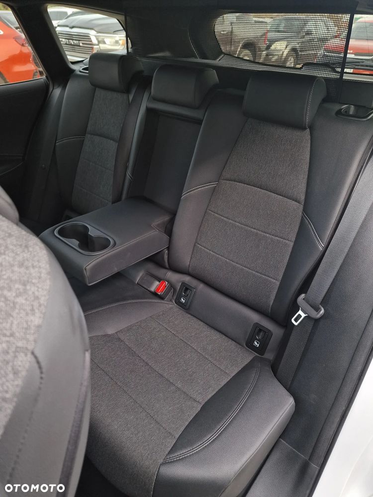 Toyota Corolla 1.8 Hybrid Executive - 17