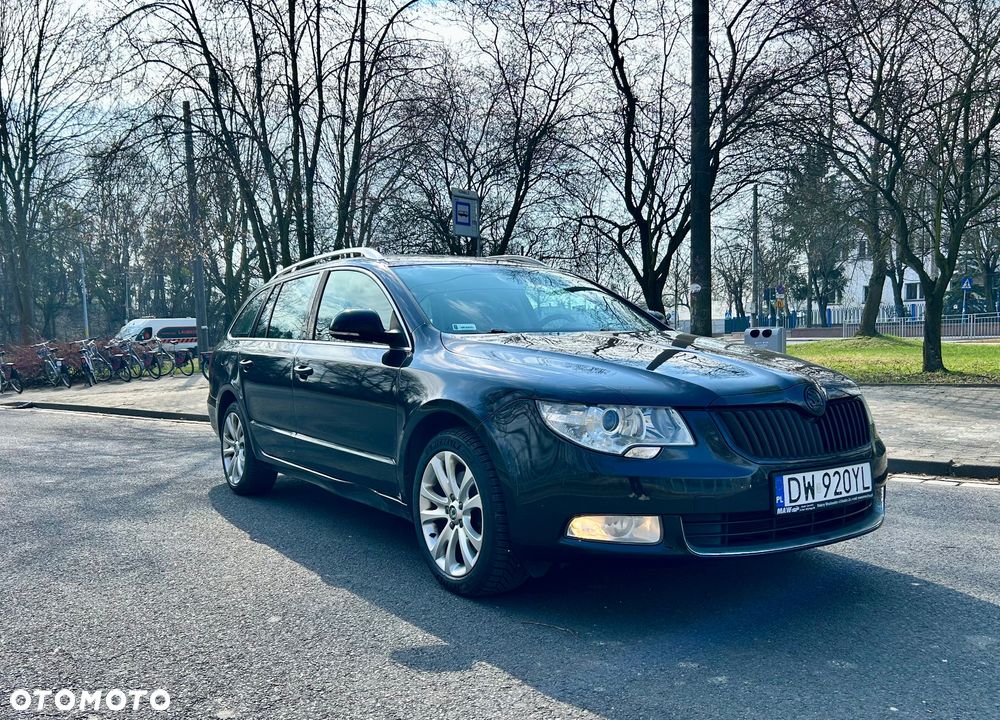 Skoda Superb 2.0 TDI Exclusive - 2