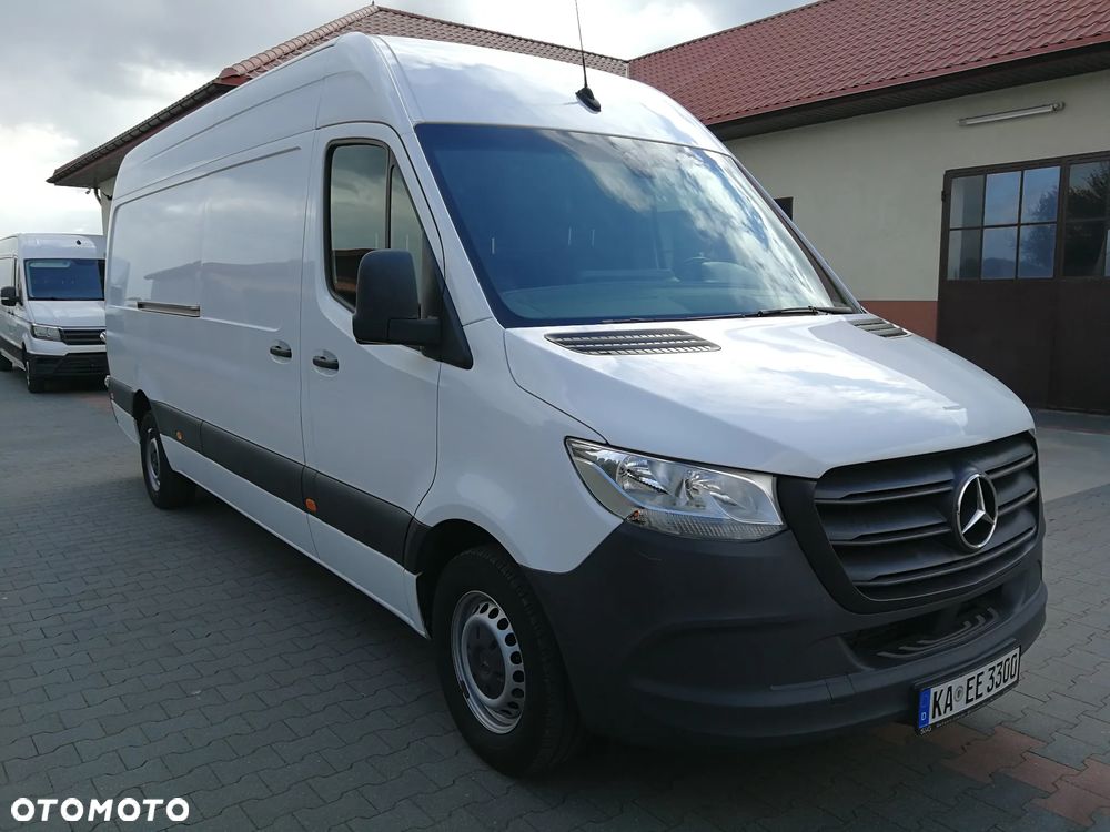 Mercedes-Benz Sprinter - 2