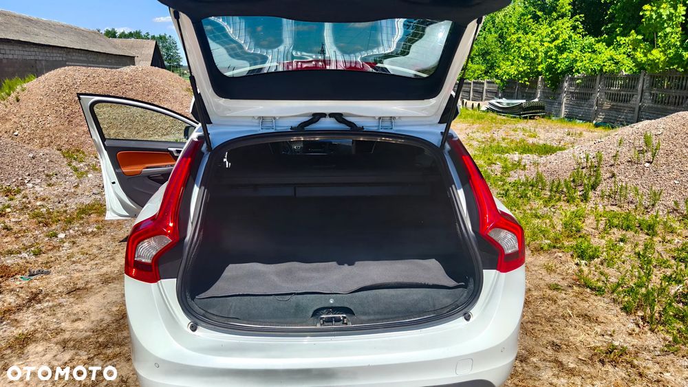 Volvo V60 D5 AWD Geartronic Summum - 19