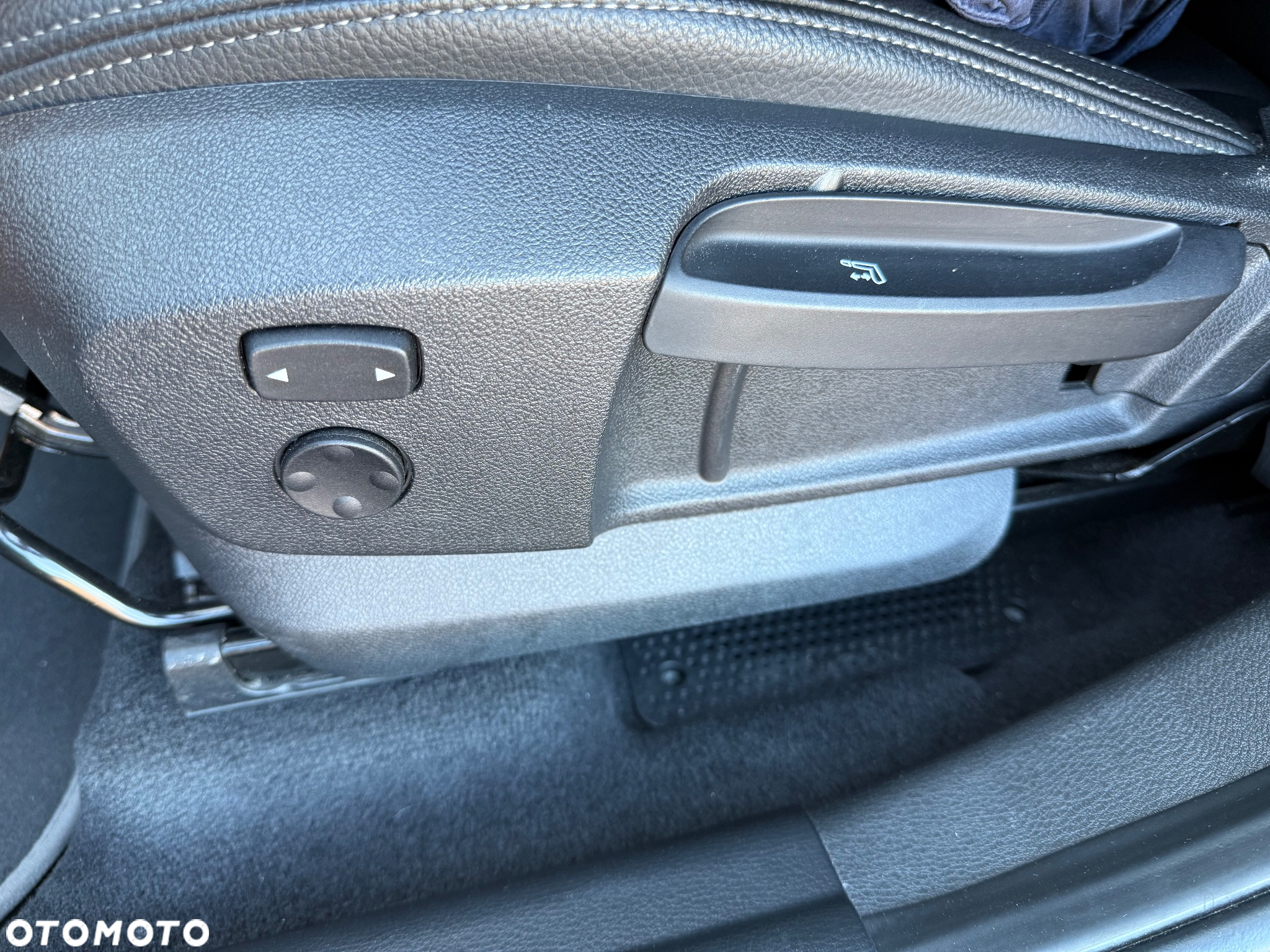 BMW X1 sDrive20i - 16