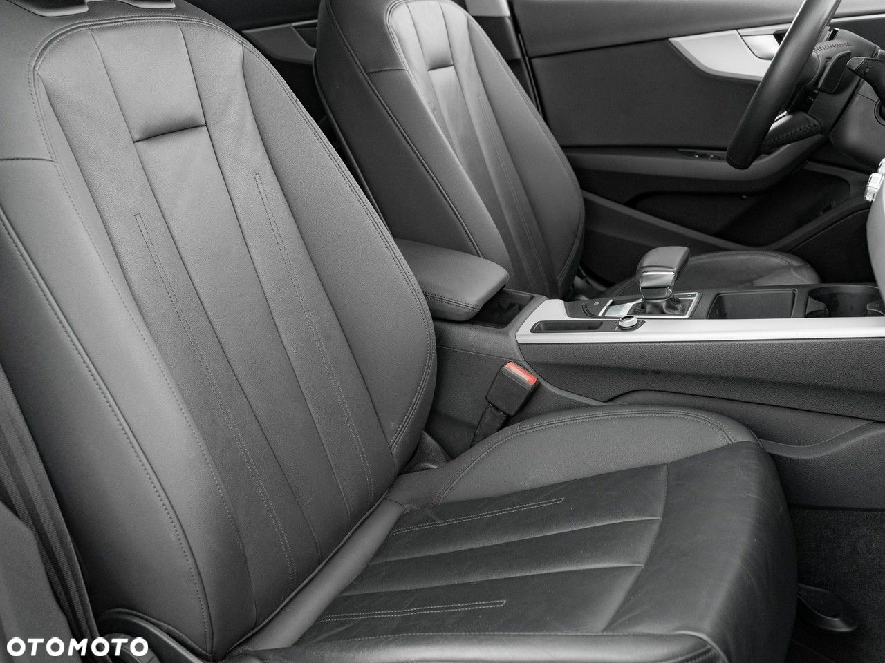 Audi A4 30 TDI S tronic - 32