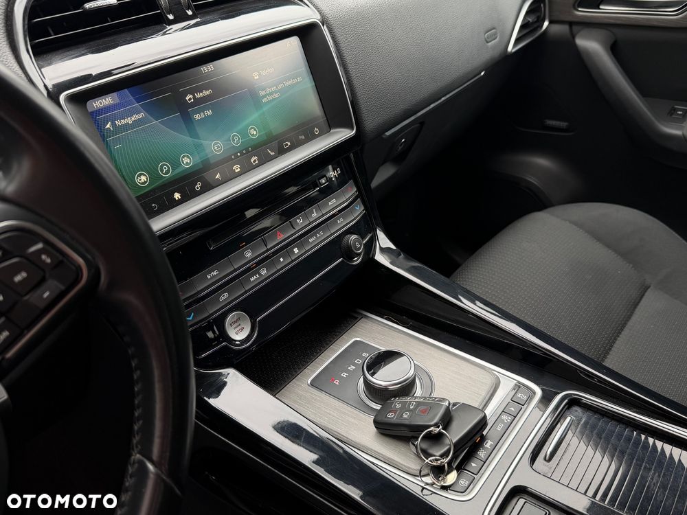 Jaguar F-Pace 2.0 i4D AWD Prestige - 12