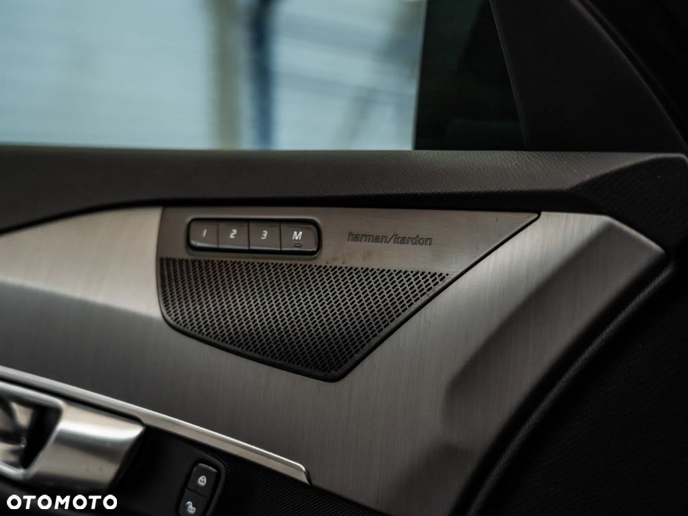 Volvo XC 90 T8 AWD Twin Engine Geartronic RDesign - 12